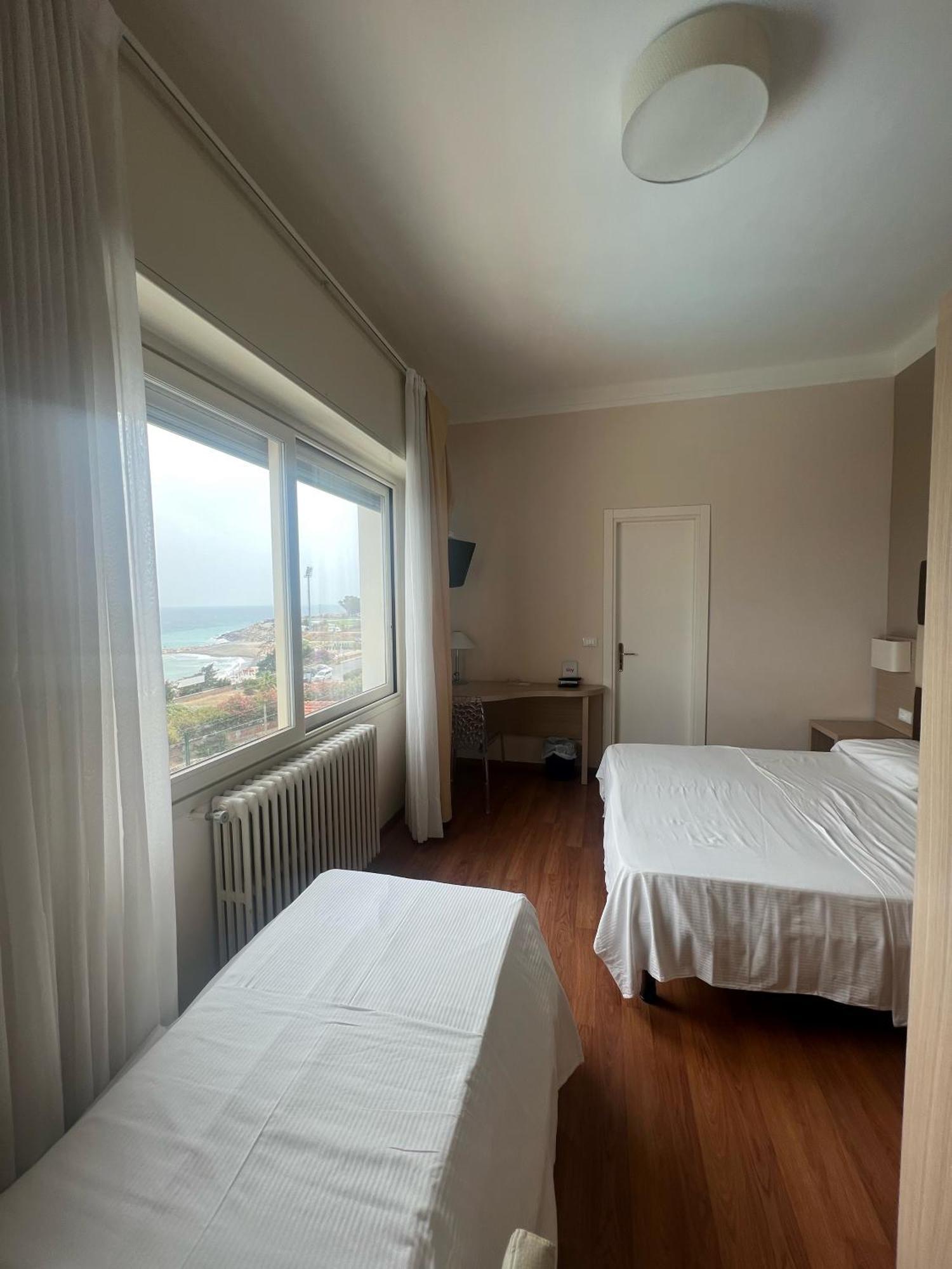 Hotel Napoleon Sanremo Bagian luar foto