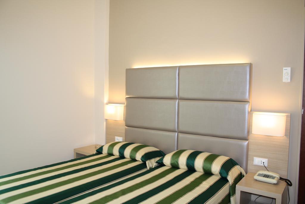 Hotel Napoleon Sanremo Bagian luar foto