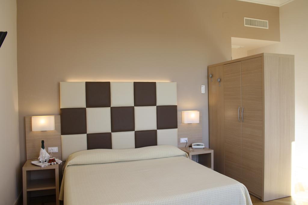 Hotel Napoleon Sanremo Bagian luar foto