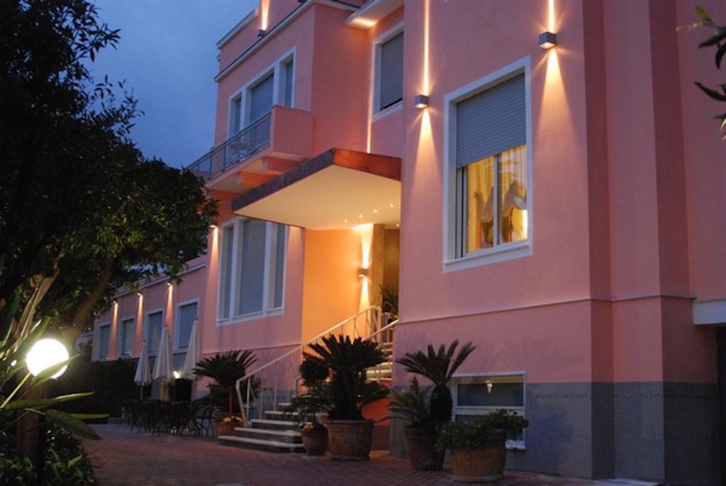 Hotel Napoleon Sanremo Bagian luar foto